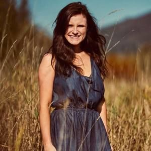 Meet your Posher, Riah